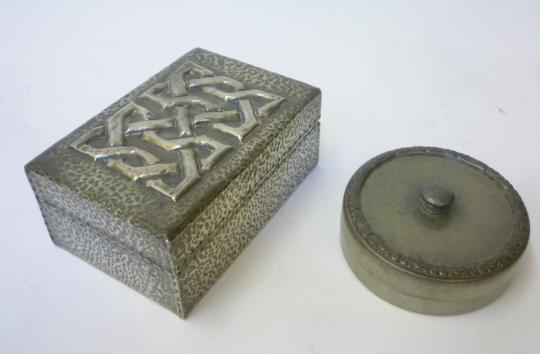 A TUDRIC PEWTER BOX AND COVER Image