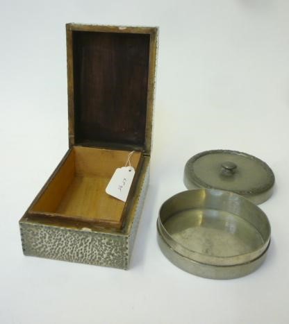 A TUDRIC PEWTER BOX AND COVER Image