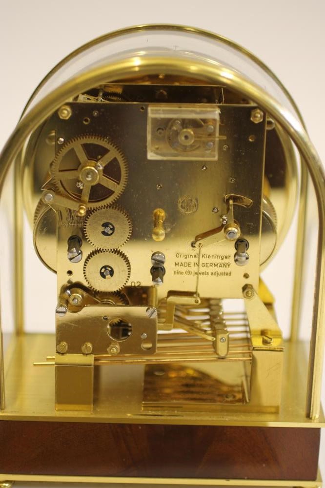 A KIENINGER MUSICAL MANTEL CLOCK Image