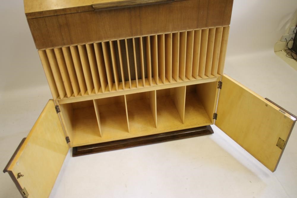 A "DECOLA" MUSIC CENTRE Image