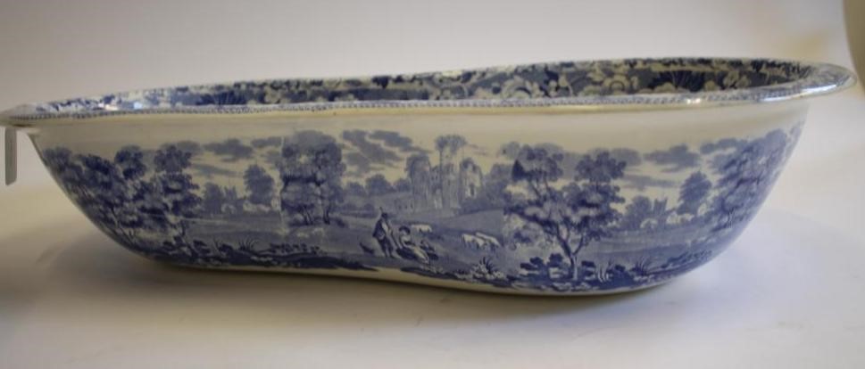 GLOUCESTER INTEREST BLUE AND WHITE PRINTED EARTHENWARE- A bidet of typical form Image