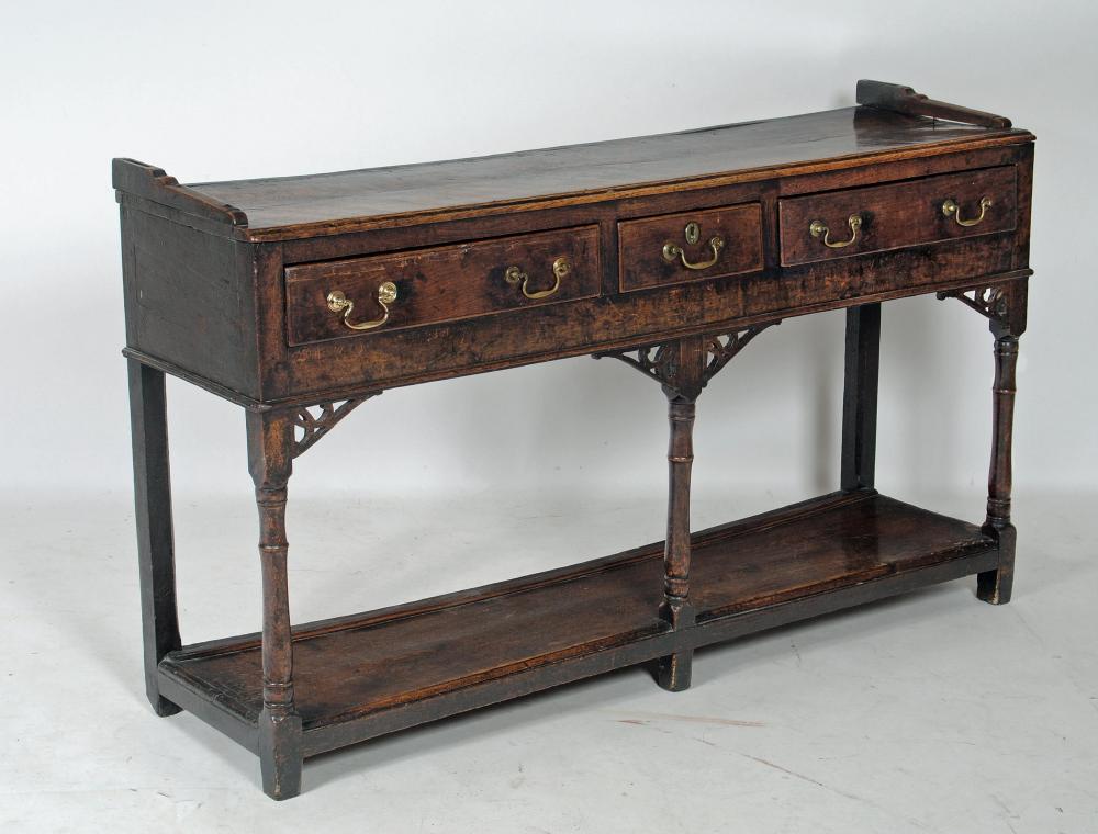 A SMALL GEORGIAN OAK POT BOARD DRESSER BASE Image