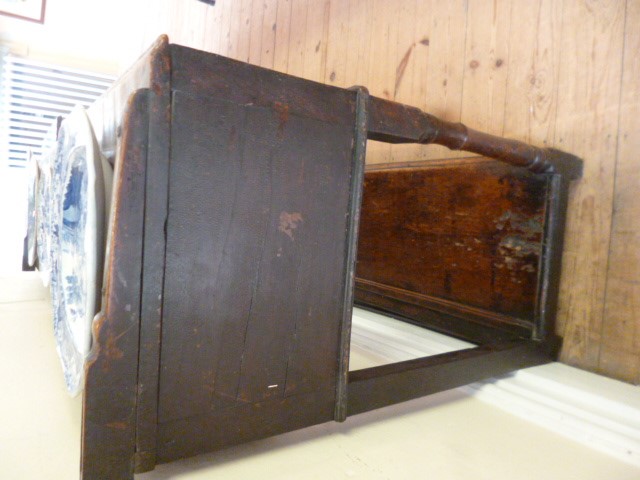 A SMALL GEORGIAN OAK POT BOARD DRESSER BASE Image