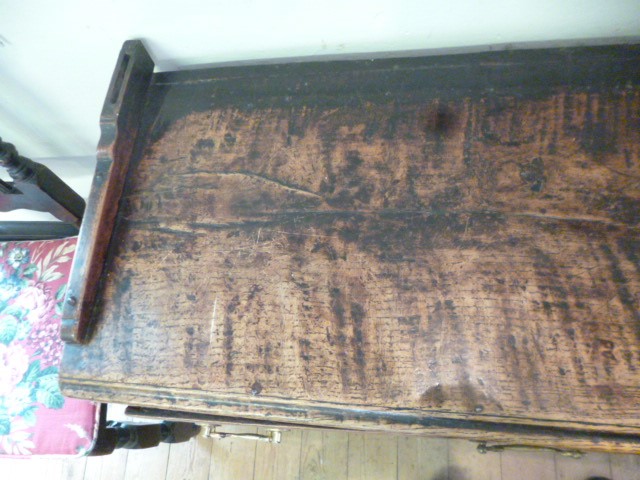 A SMALL GEORGIAN OAK POT BOARD DRESSER BASE Image