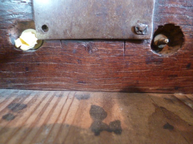 A SMALL GEORGIAN OAK POT BOARD DRESSER BASE Image