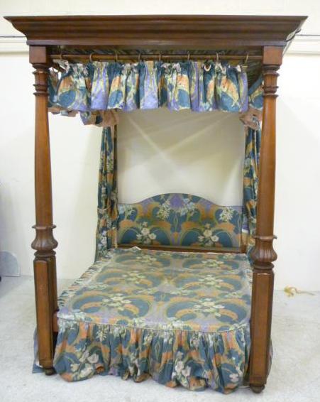 A VICTORIAN MAHOGANY FOUR POSTER BEDSTEAD Image