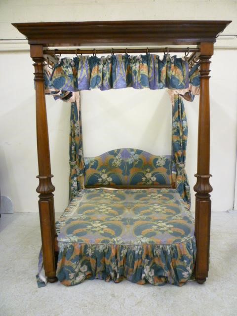 A VICTORIAN MAHOGANY FOUR POSTER BEDSTEAD Image