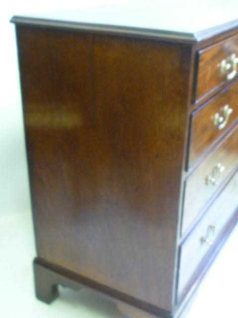 A GEORGIAN MAHOGANY CHEST Image