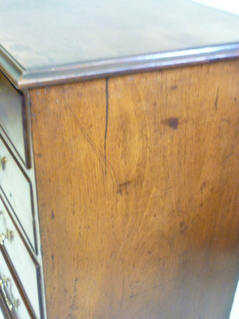 A GEORGIAN MAHOGANY CHEST Image