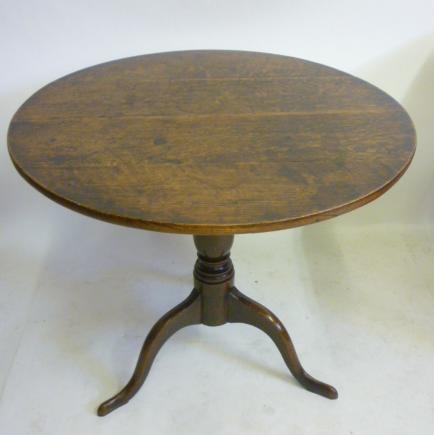 AN OAK SUPPER TABLE Image
