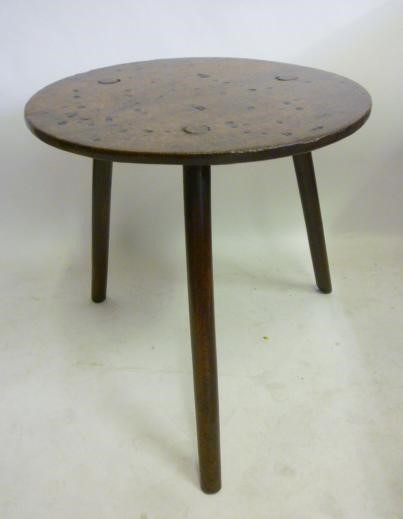 AN OAK OCCASIONAL TABLE Image