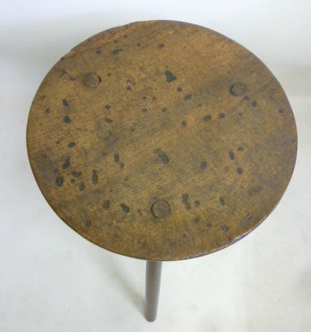 AN OAK OCCASIONAL TABLE Image