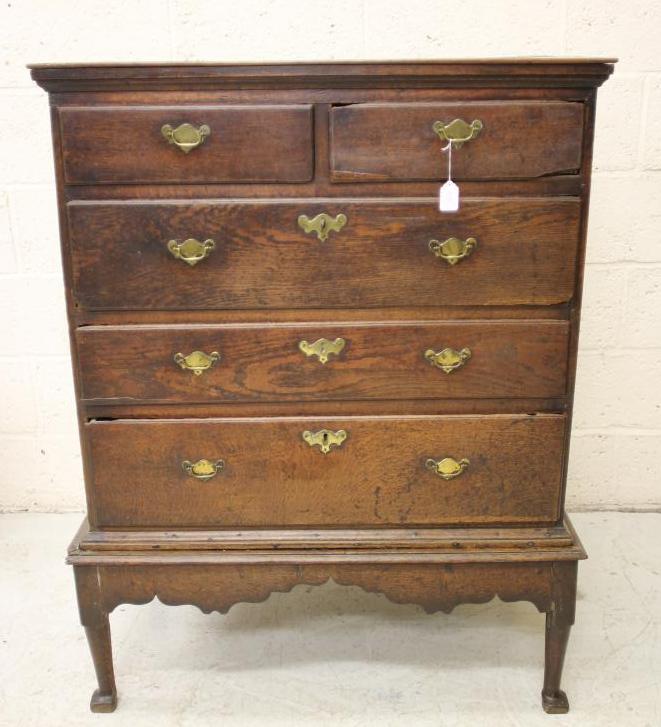 A GEORGIAN OAK CHEST ON STAND Image