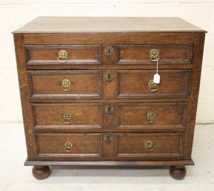 AN OAK CHEST Image