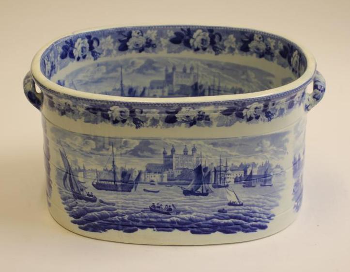 LONDON INTEREST BLUE AND WHITE PRINTED EARTHENWARE- A Wedgwood "View of the Tower of London" Image