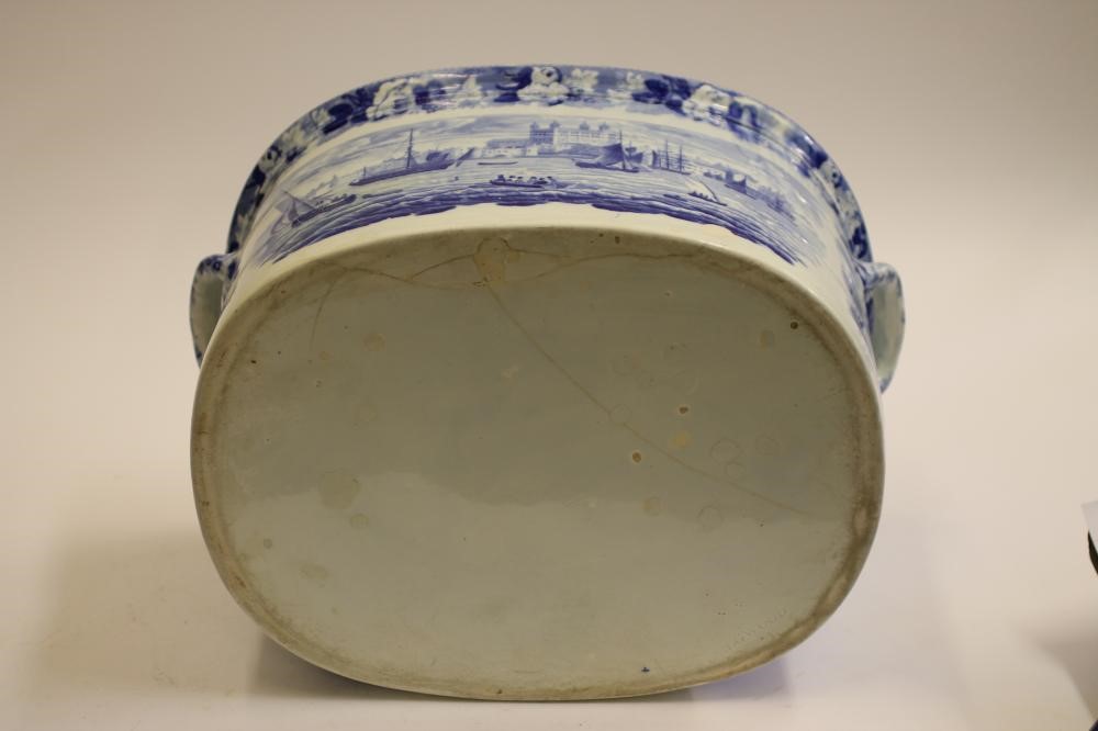 LONDON INTEREST BLUE AND WHITE PRINTED EARTHENWARE- A Wedgwood "View of the Tower of London" Image