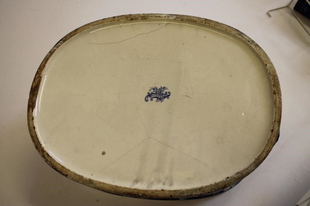 YORKSHIRE INTEREST BLUE AND WHITE PRINTED EARTHENWARE- A "Fountain Abbey" (sic) footbath of rounded Image