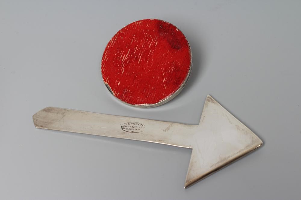 A GEORGE V SILVER BRIDGE MARKER by Grey & Co. Image