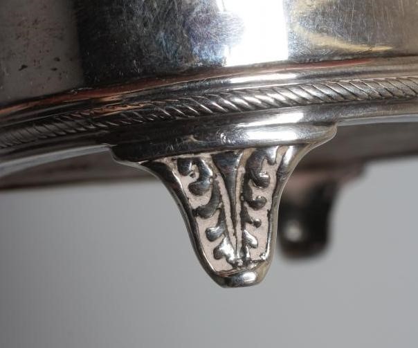 AN EDWARDIAN SILVER DRESSING TABLE BOX by Deakin & Francis Ltd. Image