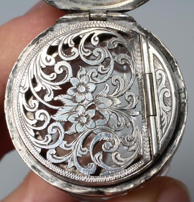 A VICTORIAN HOBNAIL CUT CYLINDRICAL GLASS JAR Image