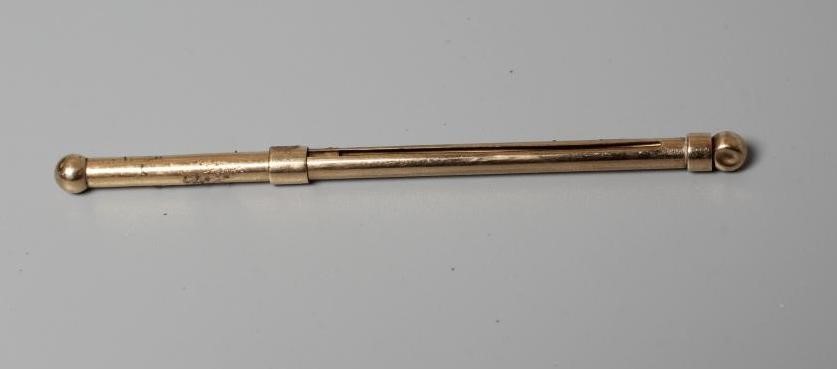 A 9CT GOLD COCKTAIL/CHAMPAGNE WHISK by E Baker & Son, Birmingham 1924, 2 3/4" long, 3.1g Image