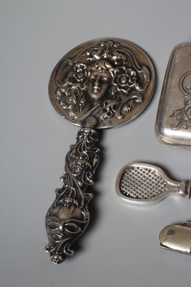 AN EARLY VICTORIAN FOLDING FRUIT KNIFE by John Oxley Image