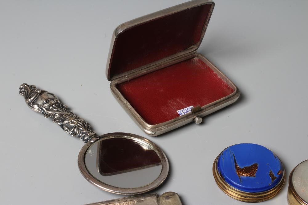 AN EARLY VICTORIAN FOLDING FRUIT KNIFE by John Oxley Image