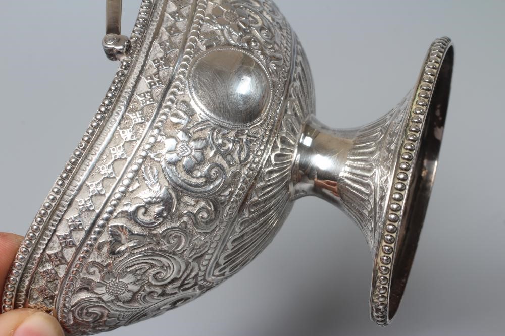 A VICTORIAN SILVER OVAL SUGAR BASKET by John Aldwinckle & Thomas Slater Image