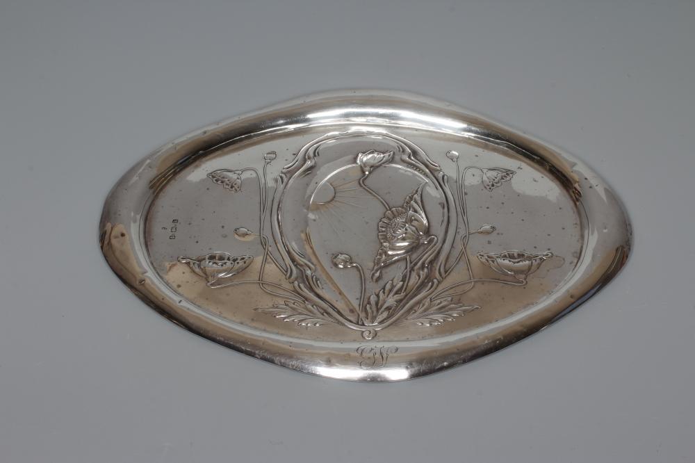 AN EDWARDIAN SILVER ART NOUVEAU DRESSING TABLE TRAY, maker's mark rubbed, Birmingham 1909, of Image