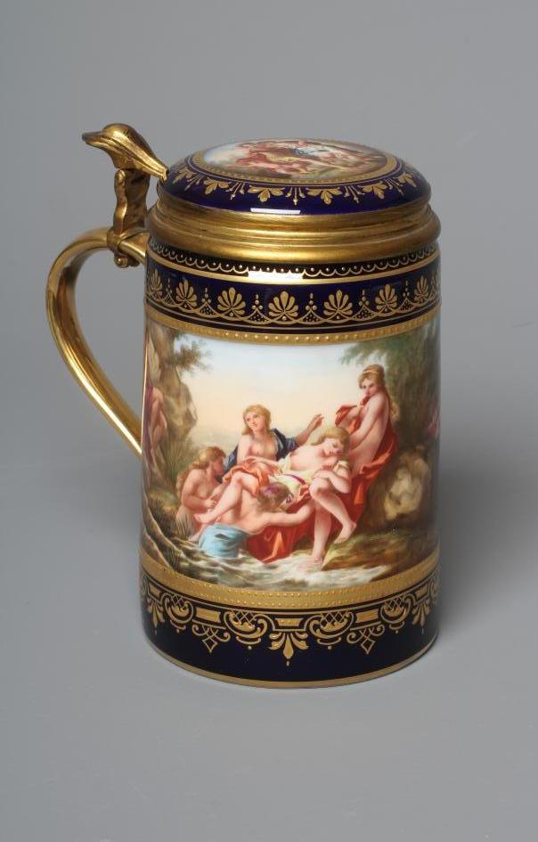 A VIENNA PORCELAIN TANKARD Image