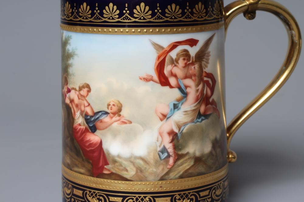 A VIENNA PORCELAIN TANKARD Image
