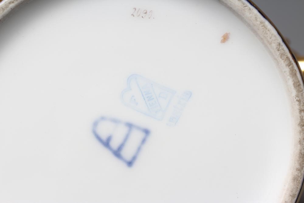 A VIENNA PORCELAIN TANKARD Image