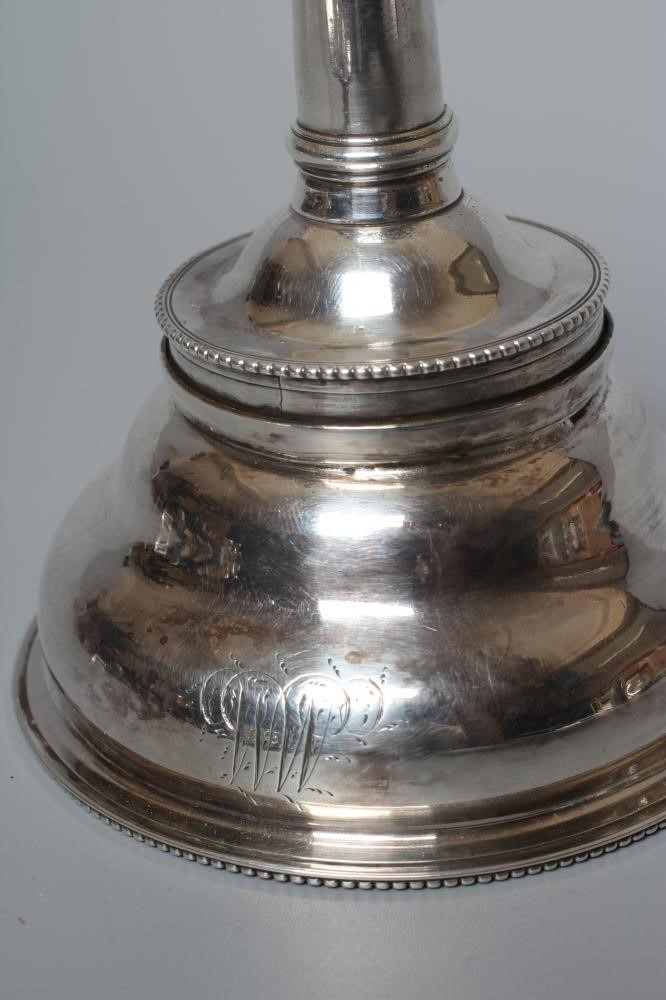 A GEORGE III SILVER WINE FUNNEL, maker's mark RE, London 1787, with bead cast and applied rim, plain Image