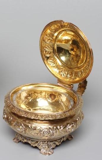 A GEORGE IV SILVER GILT MUSTARD by the Barnards Image