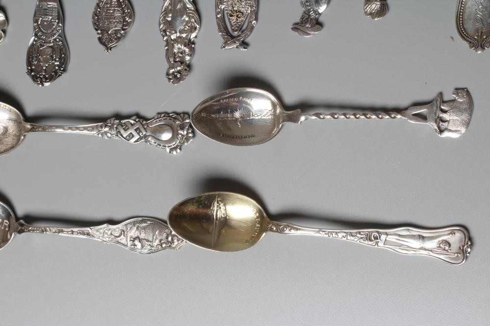 THIRTY TWO NORTH AMERICAN SILVER SOUVENIR TEASPOONS mainly stamped Sterling (certainly all silver) Image