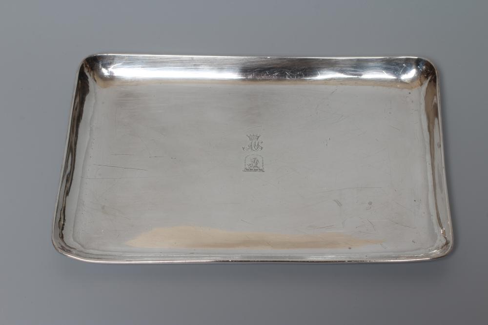 A GEORGIAN SILVER STAND, maker's mark SC, London 1786 or 1826, of plain rounded oblong form, Image
