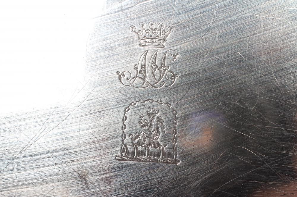 A GEORGIAN SILVER STAND, maker's mark SC, London 1786 or 1826, of plain rounded oblong form, Image