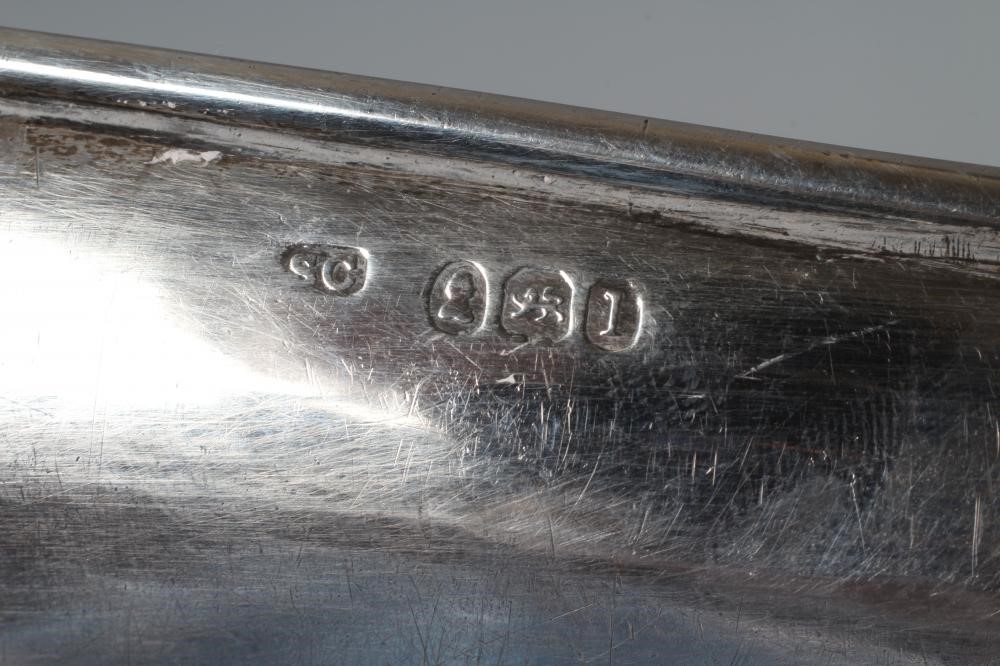 A GEORGIAN SILVER STAND, maker's mark SC, London 1786 or 1826, of plain rounded oblong form, Image