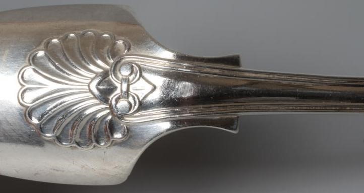 A VICTORIAN SILVER KINGS PATTERN STILTON SCOOP by E & J Eaton, London 1859, 8 1/2" long, 3ozs Image