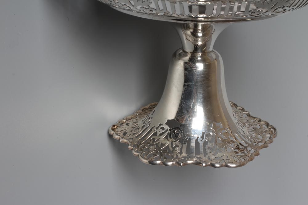 A GEORGE V SILVER PEDESTAL DISH by Fattorini Image