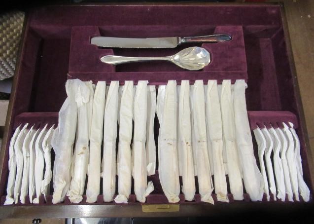 AN ELIZABETH II FULL AND COMPLETE SILVER SANDRINGHAM PATTERN TABLE SERVICE FOR TWELVE PLACE SETTINGS Image
