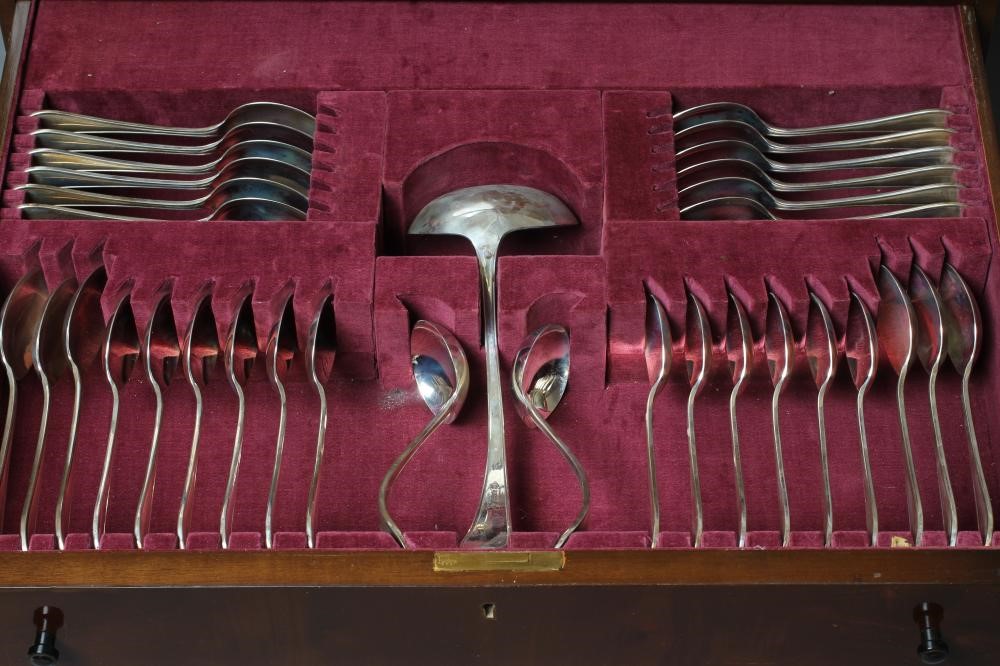 AN ELIZABETH II FULL AND COMPLETE SILVER SANDRINGHAM PATTERN TABLE SERVICE FOR TWELVE PLACE SETTINGS Image