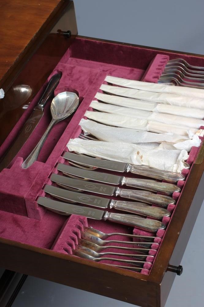 AN ELIZABETH II FULL AND COMPLETE SILVER SANDRINGHAM PATTERN TABLE SERVICE FOR TWELVE PLACE SETTINGS Image