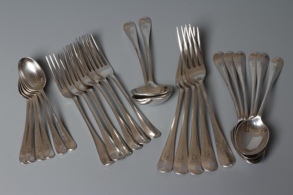 AN EDWARDIAN SILVER RAT TAIL PATTERN PART TABLE SERVICE by Walker & Hall Image