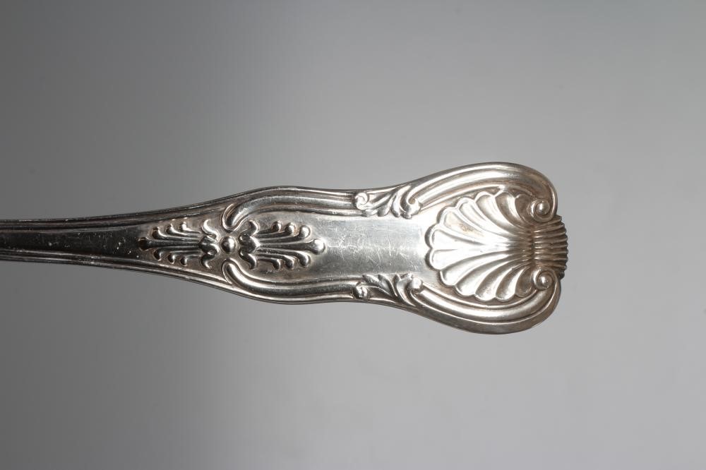 AN EARLY VICTORIAN SILVER FIDDLE THREAD AND SHELL PATTERN SOUP LADLE by Chawner & Co., London 1845, Image