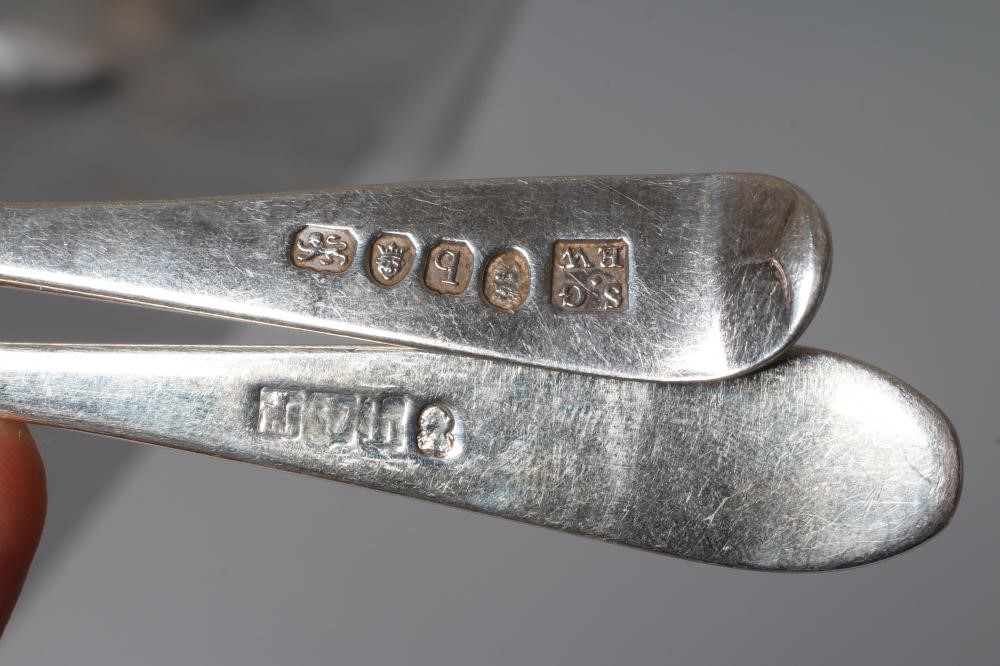 A PAIR OF GEORGE III SILVER OLD ENGLISH PATTERN DESSERT SPOONS Image