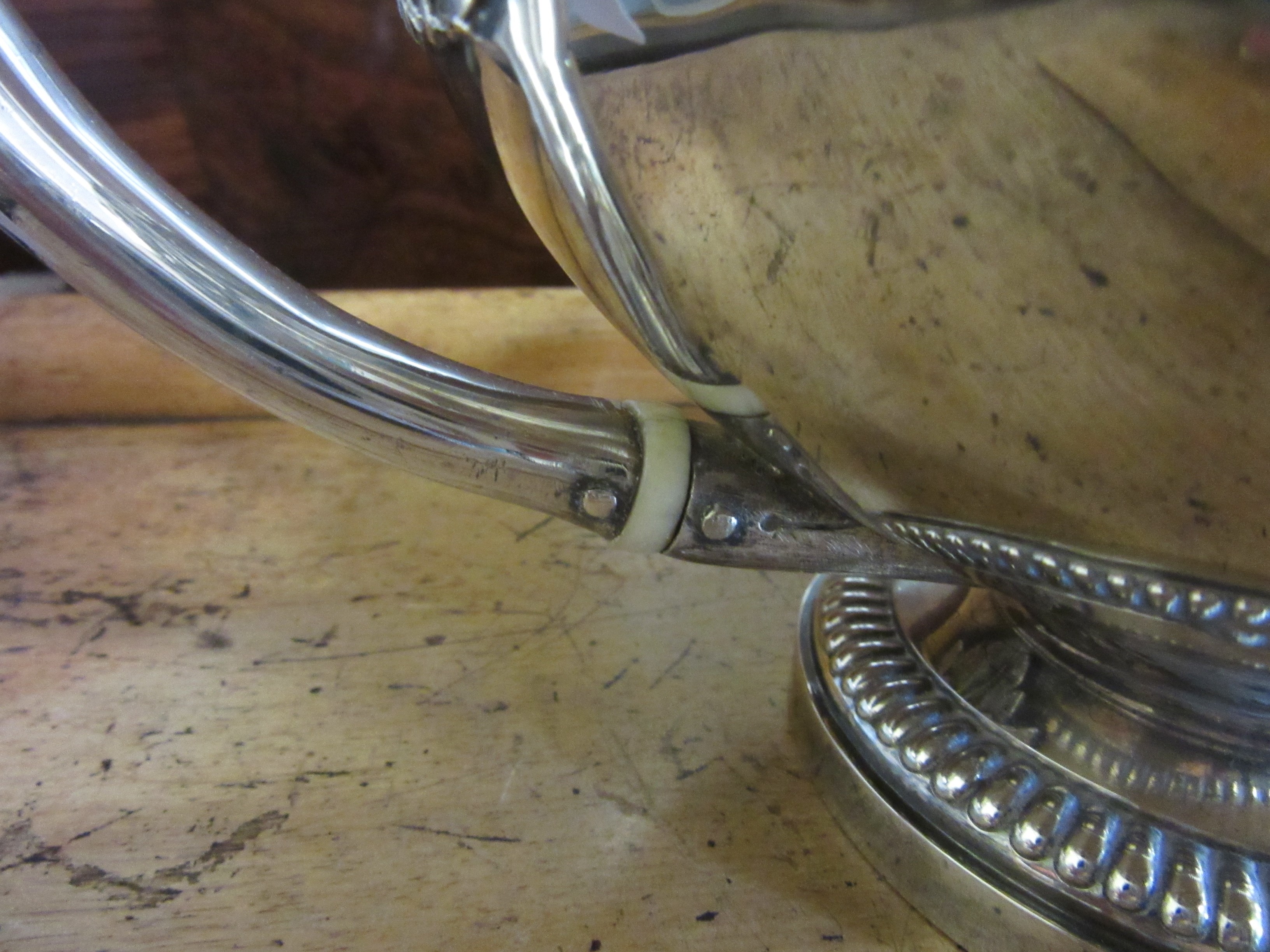 A WILLIAM IV SILVER THREE PIECE TEA SERVICE by Robert Gray & Son Image