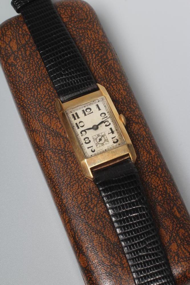 A GENTLEMAN'S ART DECO 9CT GOLD WRISTWATCH Image