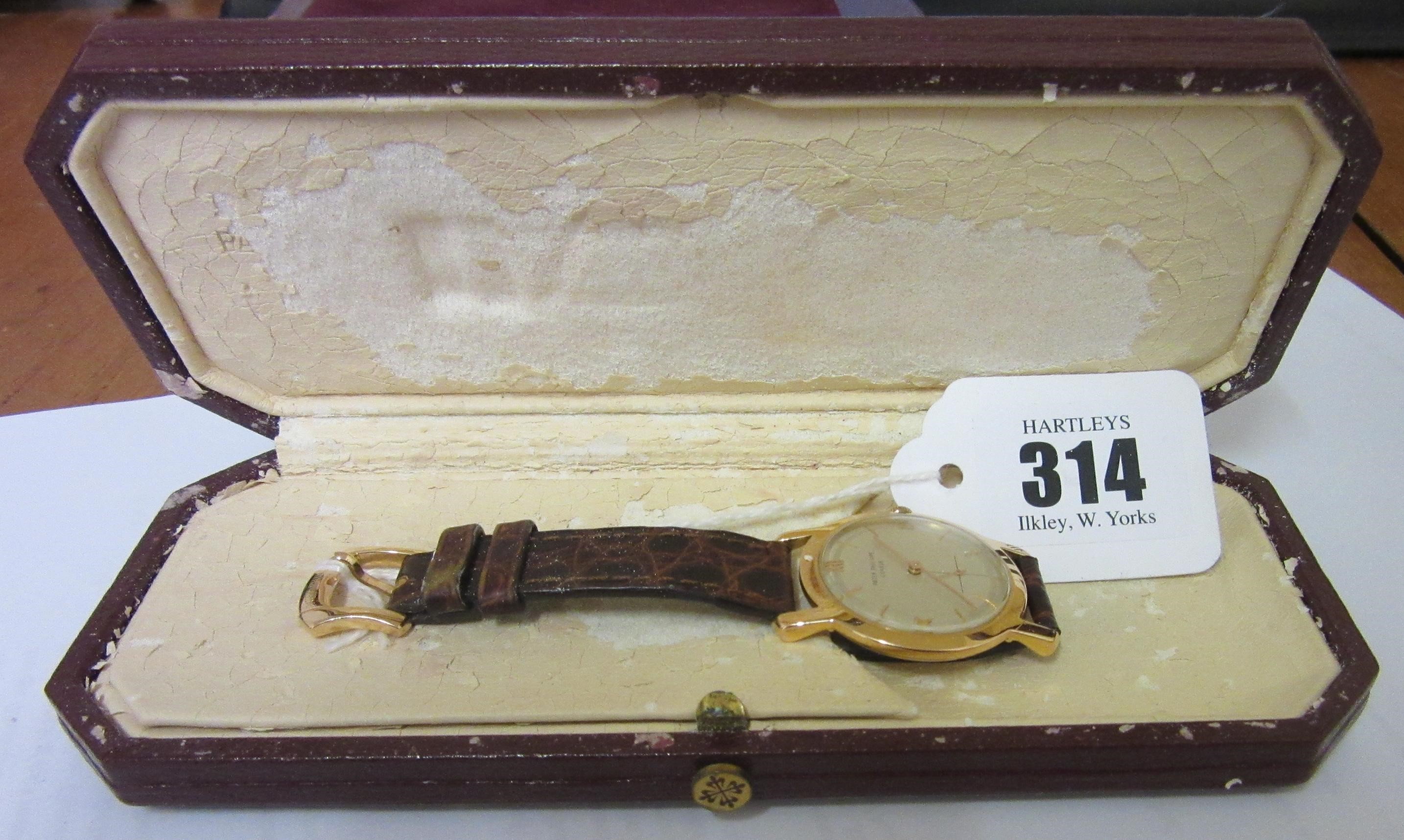 A GENTLEMAN'S 18CT ROSE GOLD PATEK PHILIPPE CALATRAVA WRISTWATCH Image