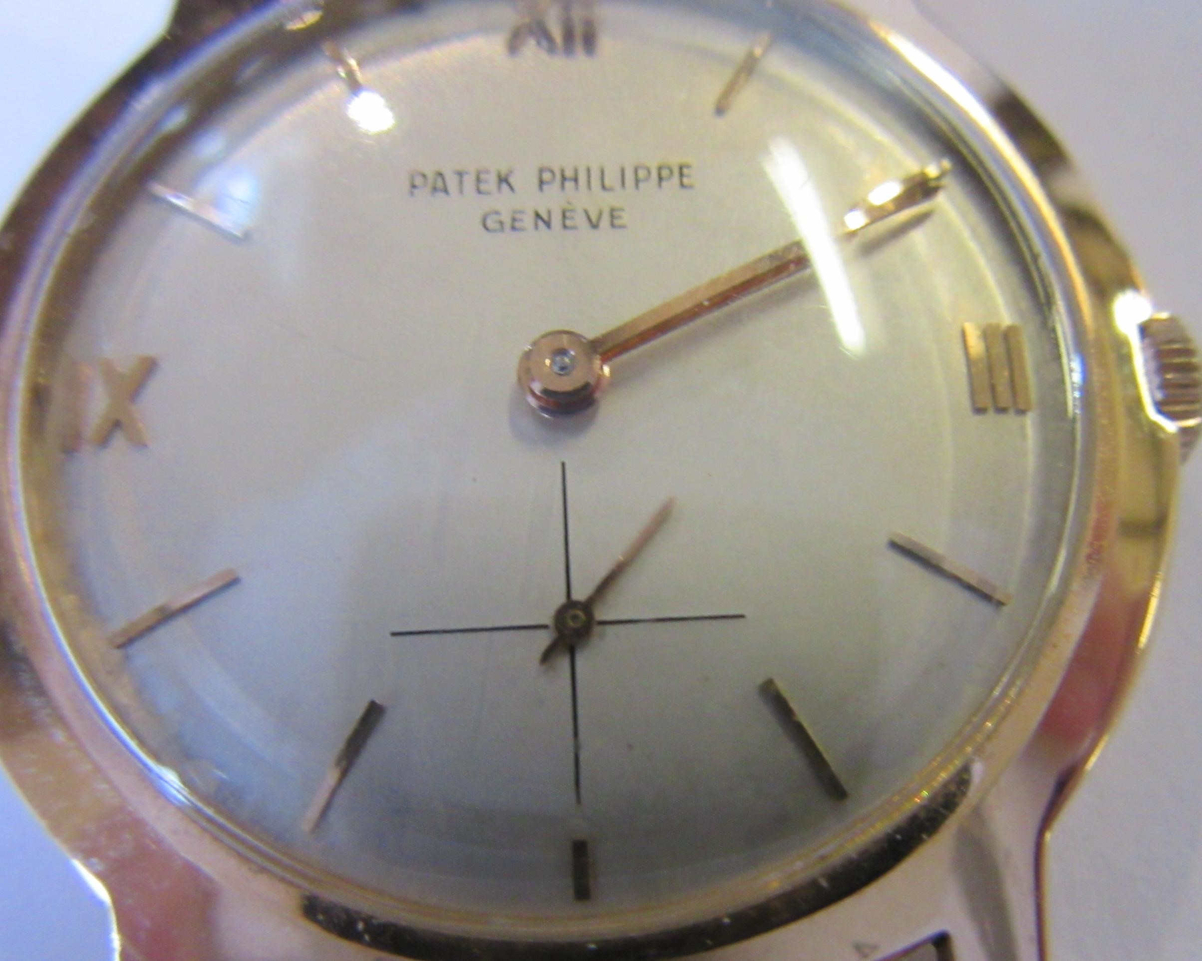 A GENTLEMAN'S 18CT ROSE GOLD PATEK PHILIPPE CALATRAVA WRISTWATCH Image